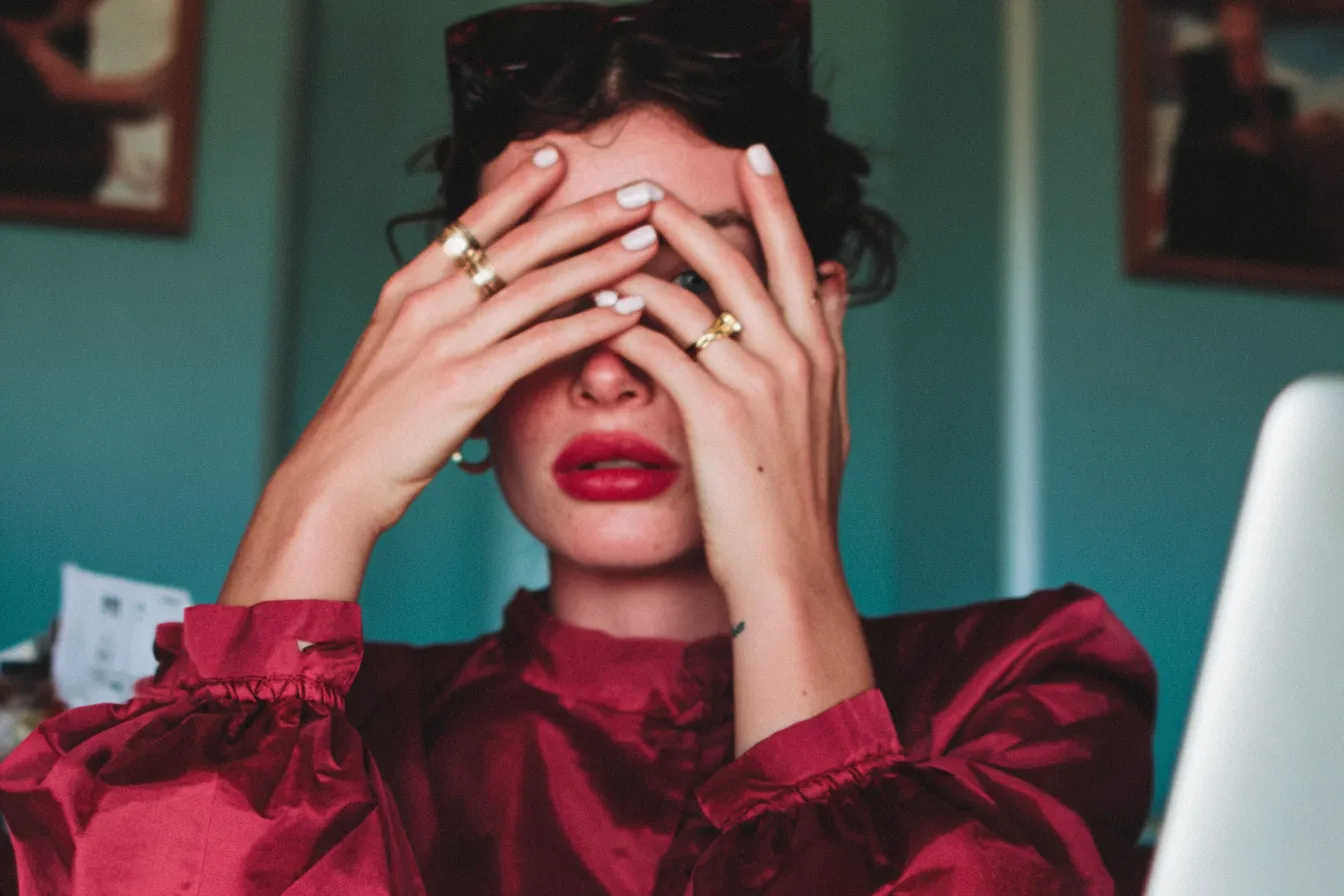 Woman dealing with The "Setup Fear" is the silent killer of great online ideas.